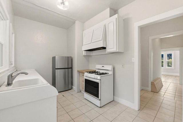 119 E Poplar Avenue, San Mateo, CA 94401