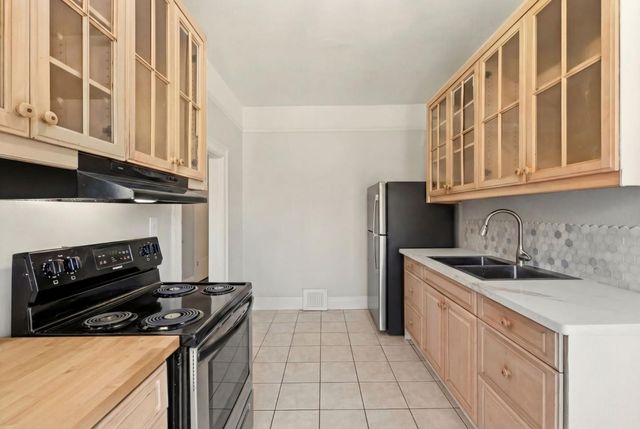 119 E Poplar Avenue, San Mateo, CA 94401