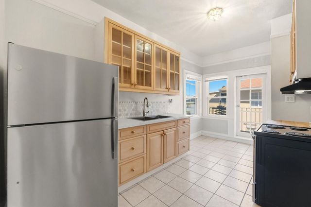 119 E Poplar Avenue, San Mateo, CA 94401