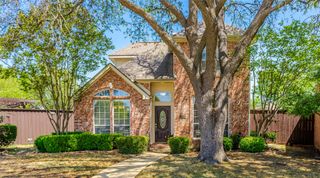305 Moss Hill Road, Irving, TX 75063