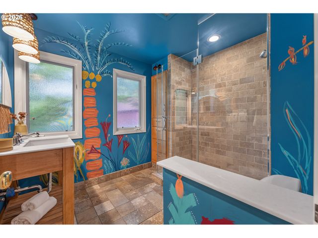 307 Sw HAMILTON St, Portland, OR 97239