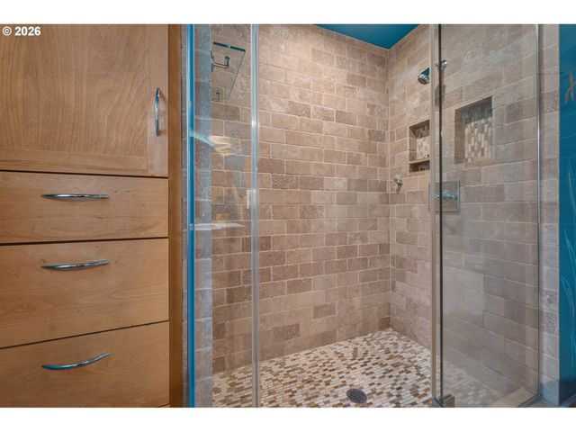 307 Sw HAMILTON St, Portland, OR 97239