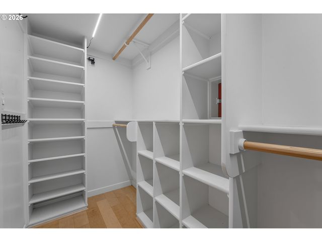 307 Sw HAMILTON St, Portland, OR 97239