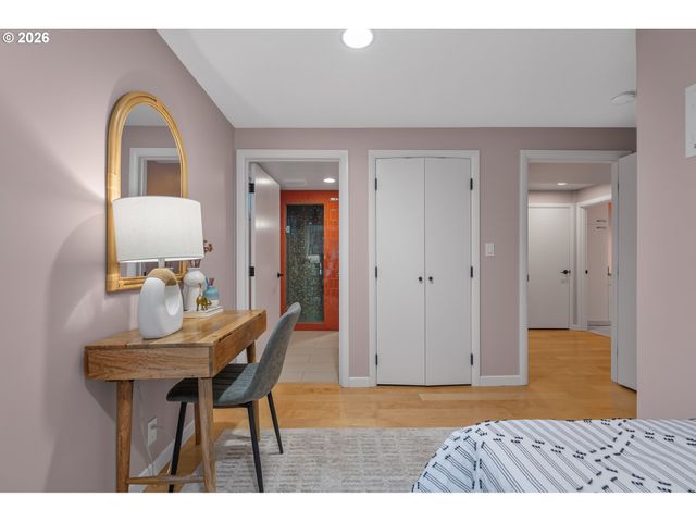 307 Sw HAMILTON St, Portland, OR 97239