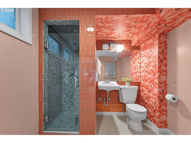 307 Sw HAMILTON St, Portland, OR 97239