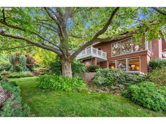 307 Sw HAMILTON St, Portland, OR 97239