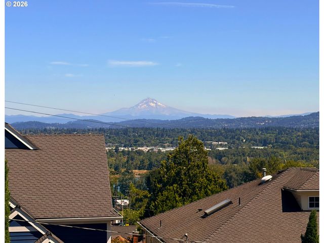 307 Sw HAMILTON St, Portland, OR 97239