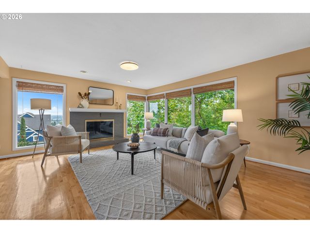 307 Sw HAMILTON St, Portland, OR 97239