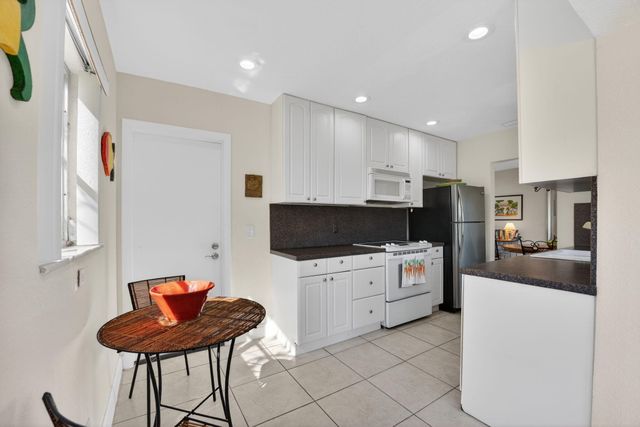 4340 NW 13th Avenue, Deerfield Beach, FL 33064