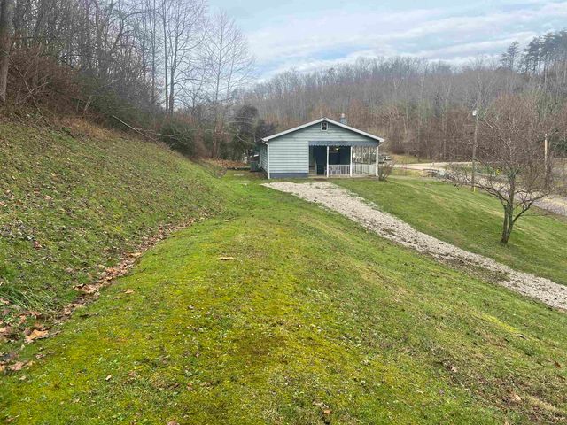 3408 Fudges Creek Road, Barboursville, WV 25504