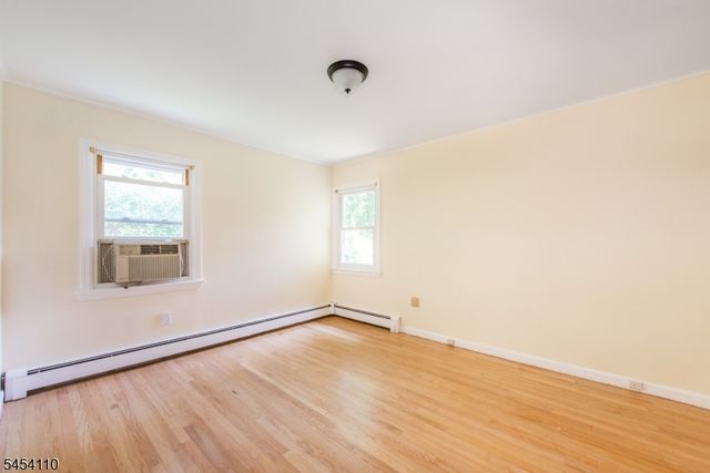235 Skyline Lake Dr, Ringwood Boro, NJ 07456