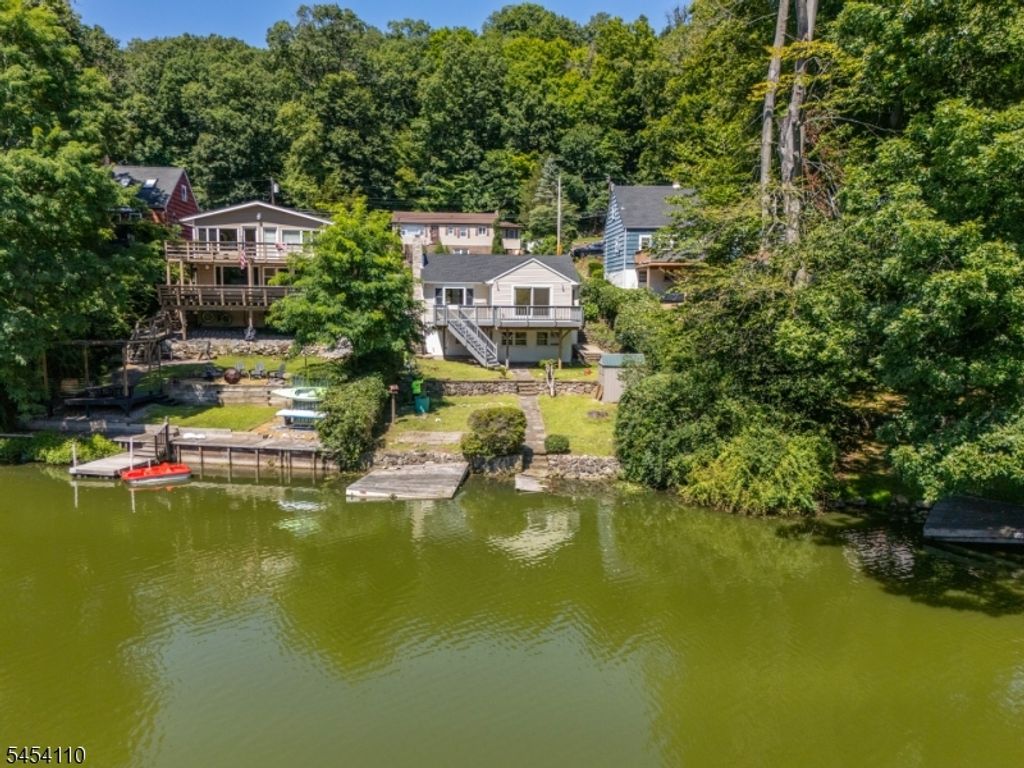 235 Skyline Lake Dr, Ringwood Boro, NJ 07456 — photo 5