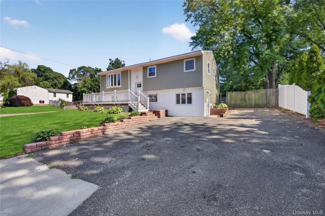 42 Crestwood Lane, Farmingville, NY 11738