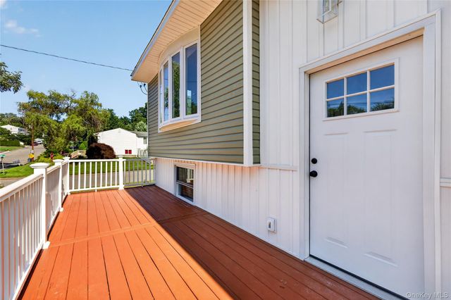 42 Crestwood Lane, Farmingville, NY 11738