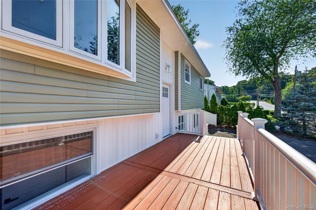 42 Crestwood Lane, Farmingville, NY 11738