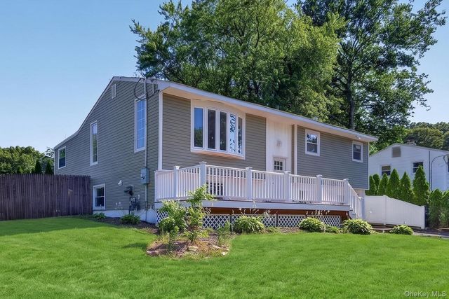42 Crestwood Lane, Farmingville, NY 11738