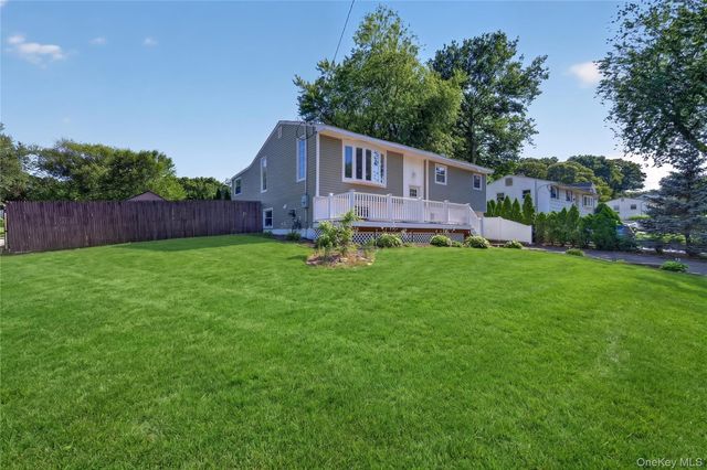 42 Crestwood Lane, Farmingville, NY 11738