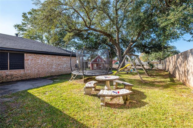 3501 Knob Hill Street, Deer Park, TX 77536