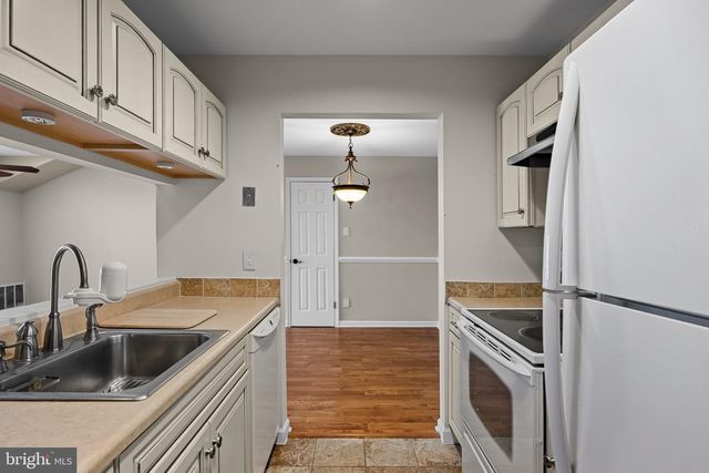 1108 MARESFIELD CT, Marlton, NJ 08053