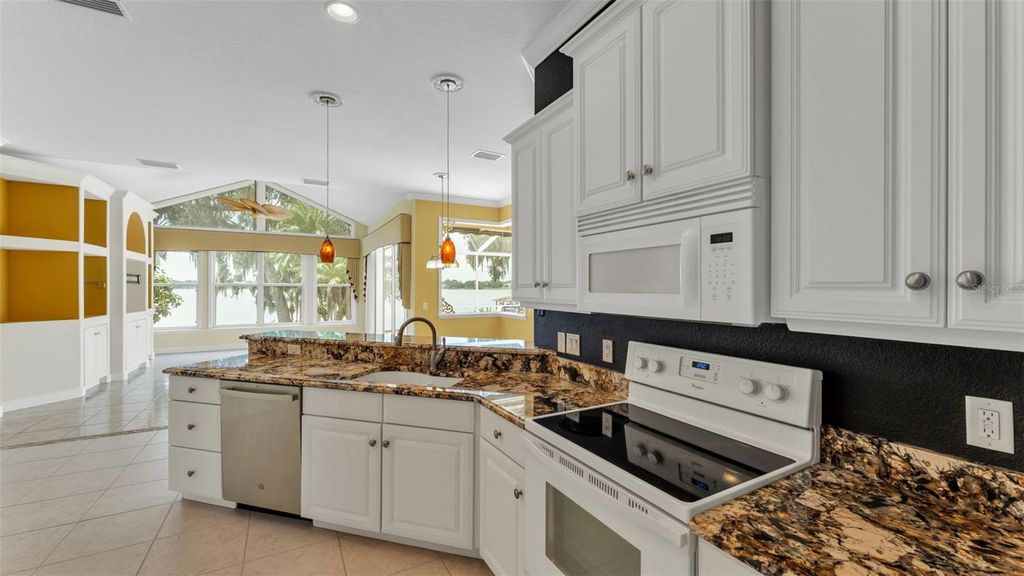 Image 20 of property listing at 226 RUBY LAKE LANE, Winter Haven, FL 33884