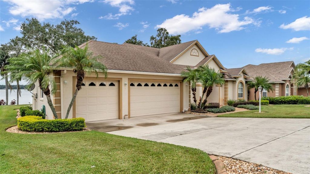 Image 3 of property listing at 226 RUBY LAKE LANE, Winter Haven, FL 33884