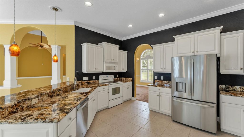 Image 21 of property listing at 226 RUBY LAKE LANE, Winter Haven, FL 33884