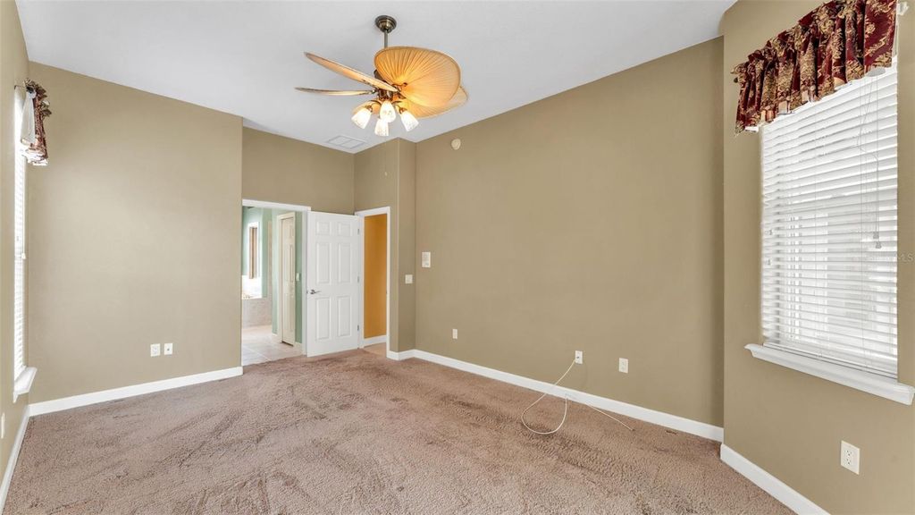 Image 27 of property listing at 226 RUBY LAKE LANE, Winter Haven, FL 33884