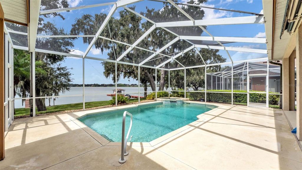 Image 40 of property listing at 226 RUBY LAKE LANE, Winter Haven, FL 33884