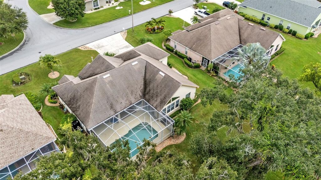 Image 45 of property listing at 226 RUBY LAKE LANE, Winter Haven, FL 33884