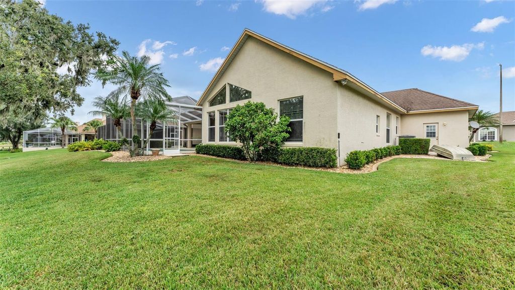 Image 48 of property listing at 226 RUBY LAKE LANE, Winter Haven, FL 33884