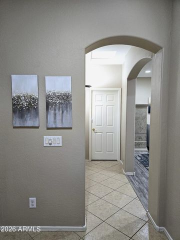 8590 W CINNABAR Avenue, Peoria, AZ 85345