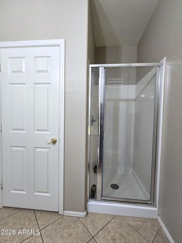 8590 W CINNABAR Avenue, Peoria, AZ 85345