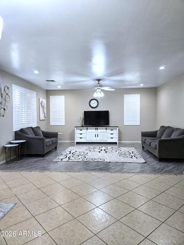 8590 W CINNABAR Avenue, Peoria, AZ 85345