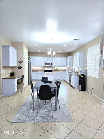 8590 W CINNABAR Avenue, Peoria, AZ 85345