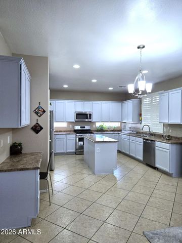 8590 W CINNABAR Avenue, Peoria, AZ 85345