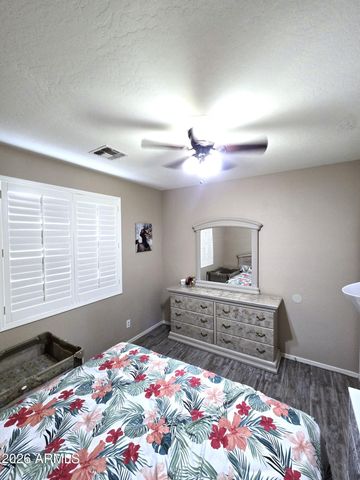 8590 W CINNABAR Avenue, Peoria, AZ 85345