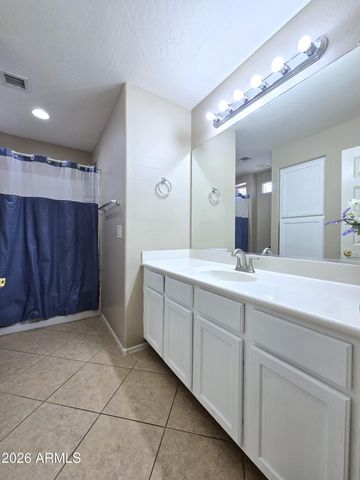 8590 W CINNABAR Avenue, Peoria, AZ 85345