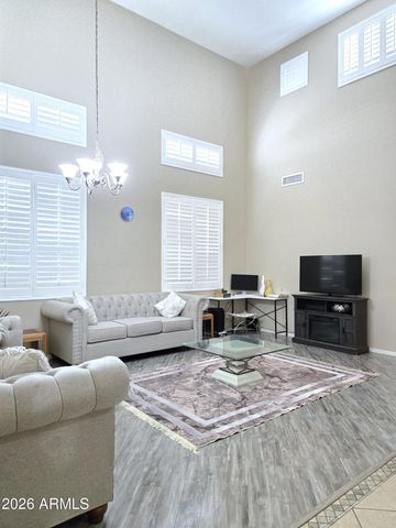 8590 W CINNABAR Avenue, Peoria, AZ 85345