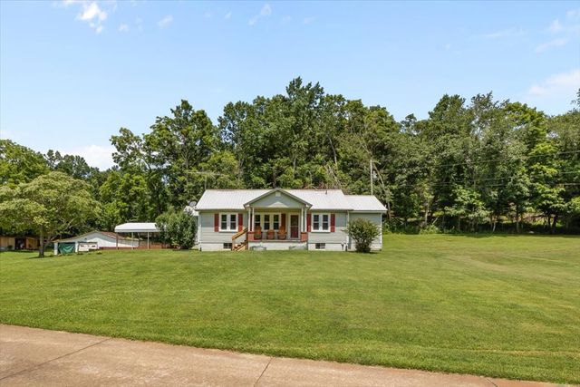 2035 Skyview Dr, Centerville, TN 37033