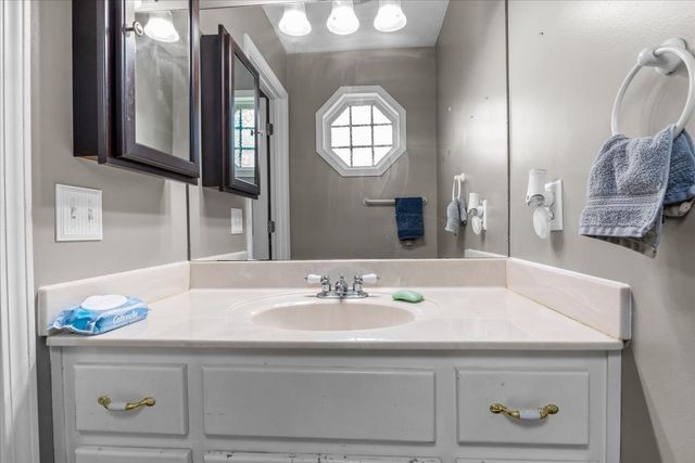 2035 Skyview Dr, Centerville, TN 37033