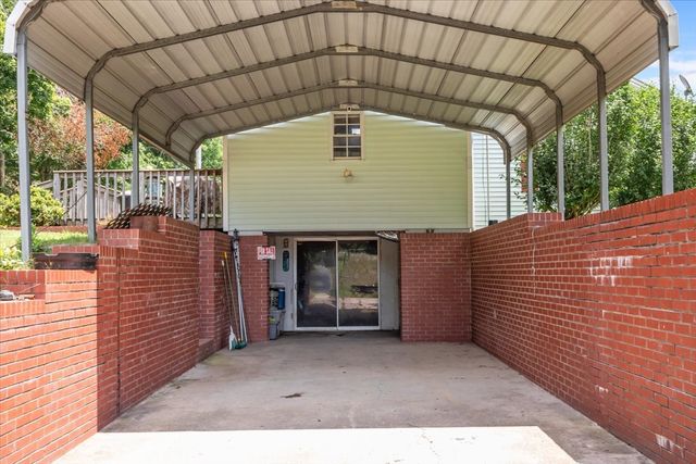 2035 Skyview Dr, Centerville, TN 37033