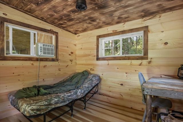 2035 Skyview Dr, Centerville, TN 37033