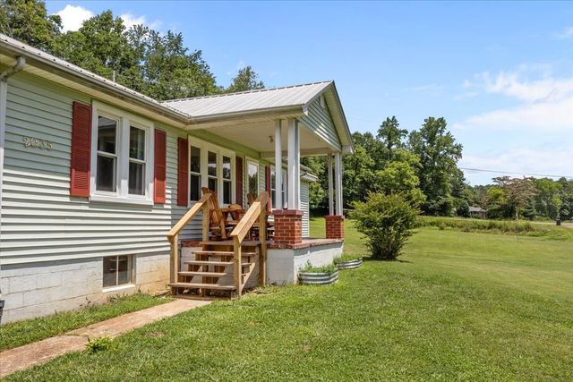 2035 Skyview Dr, Centerville, TN 37033