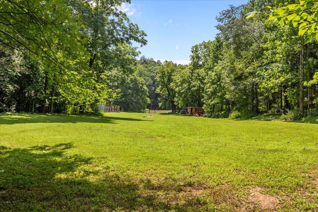 2035 Skyview Dr, Centerville, TN 37033