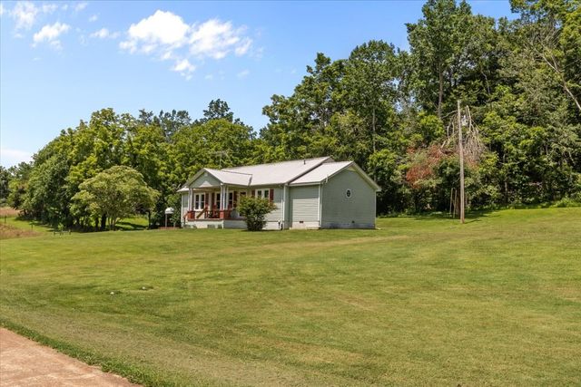 2035 Skyview Dr, Centerville, TN 37033