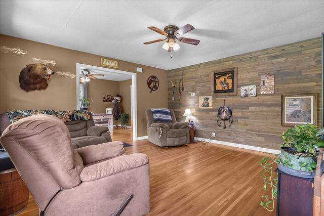 2035 Skyview Dr, Centerville, TN 37033