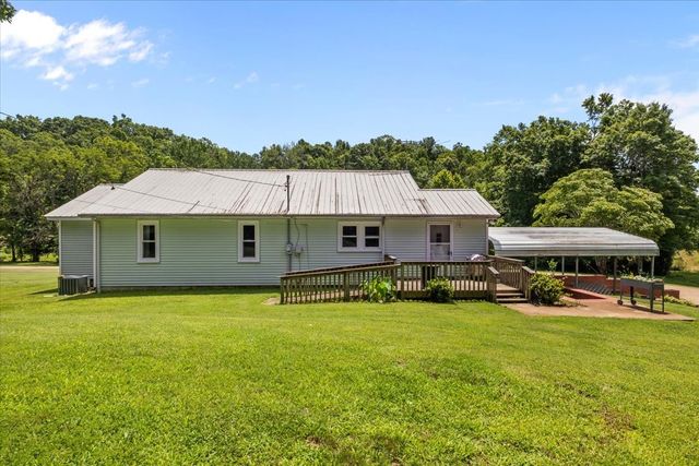 2035 Skyview Dr, Centerville, TN 37033