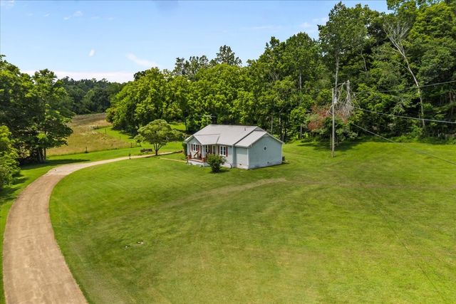 2035 Skyview Dr, Centerville, TN 37033