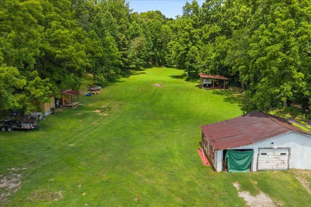 2035 Skyview Dr, Centerville, TN 37033