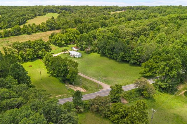 2035 Skyview Dr, Centerville, TN 37033